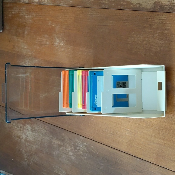 Vintage Floppy Disks and Storage Box - Picture 2 of 7